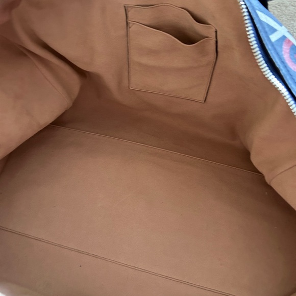 Gucci Ghost Duffle Bag - Picture 14 of 14